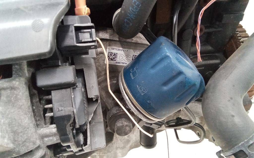 теплообменник масляного фильтра Renault Twingo 2 поколение 2011, 1.5 л., дизель, МКПП, 8200779744