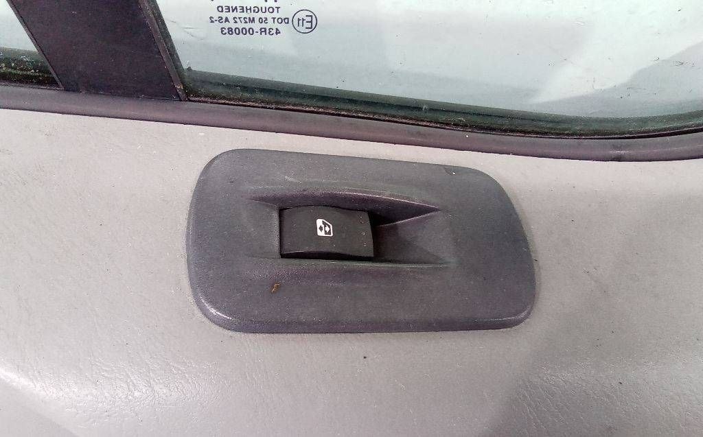 кнопка стеклоподъемника двери Nissan Primastar 1 поколение 2004
