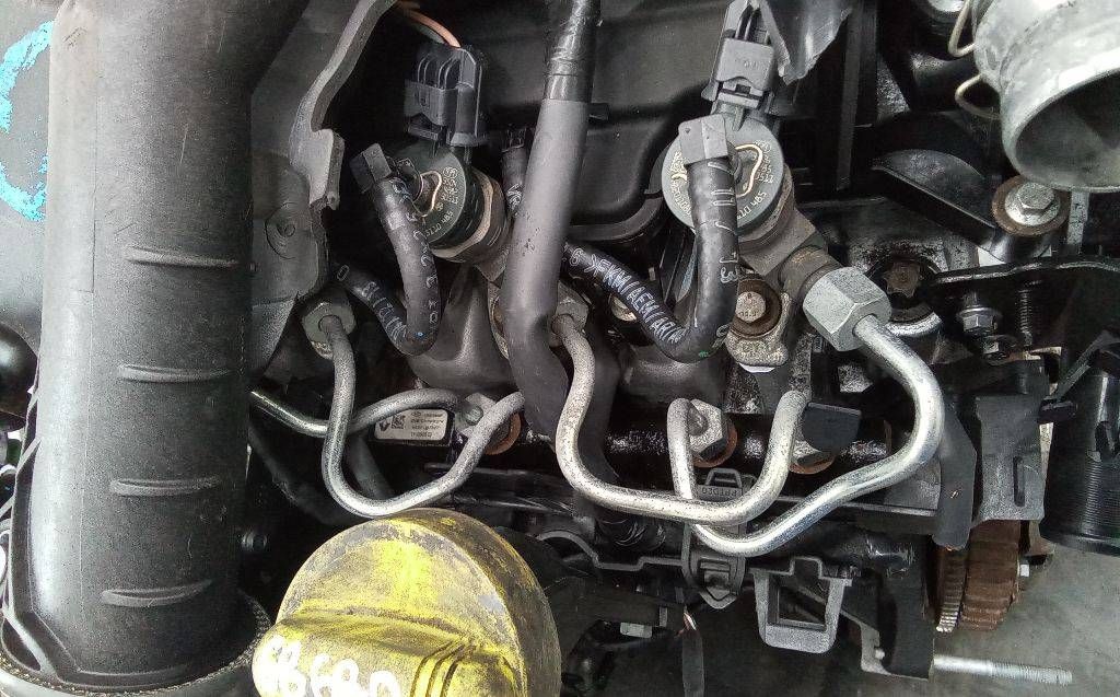 топливная рампа Renault Clio 3 поколение [рестайлинг] 2013, 1.5 л., дизель, МКПП, 8201157327