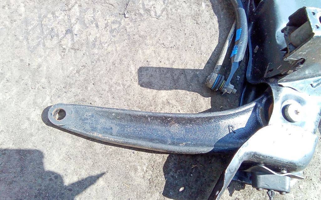 рычаг передний правый Peugeot 308 T7 2008, 1.6 л., дизель
