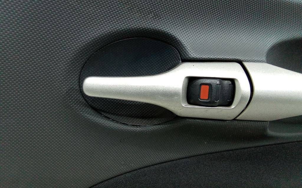 ручка внутренняя задняя правая Toyota Auris 1 поколение 2007