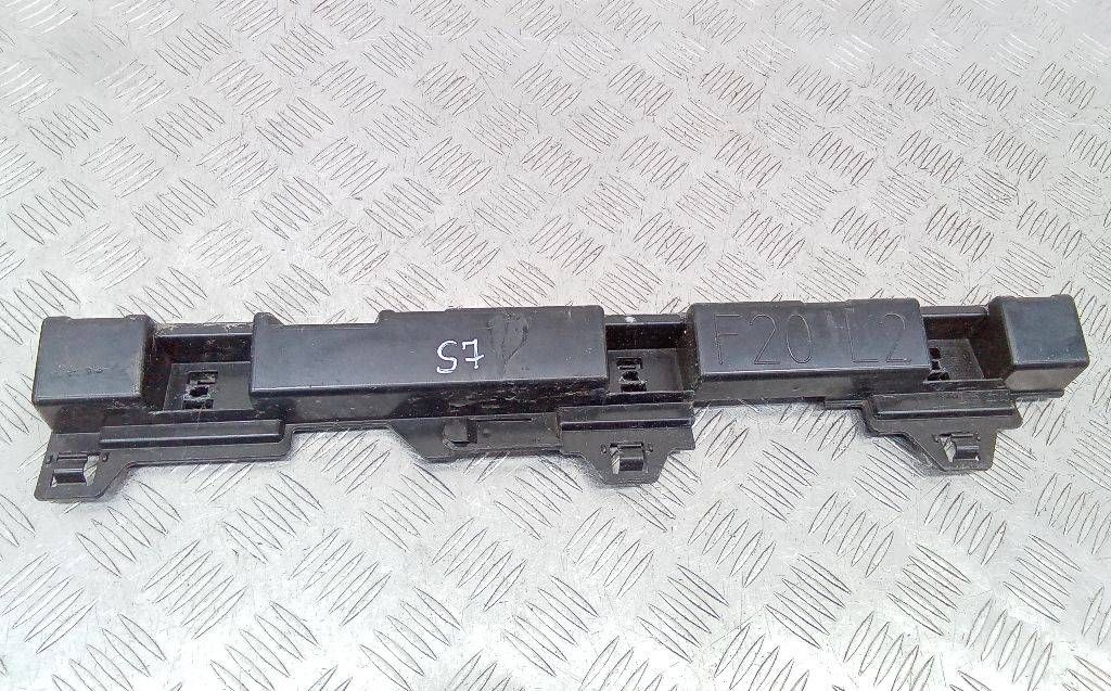 Кронштейн крепления порога BMW 1 серия F20/F21 2011, 51777240913