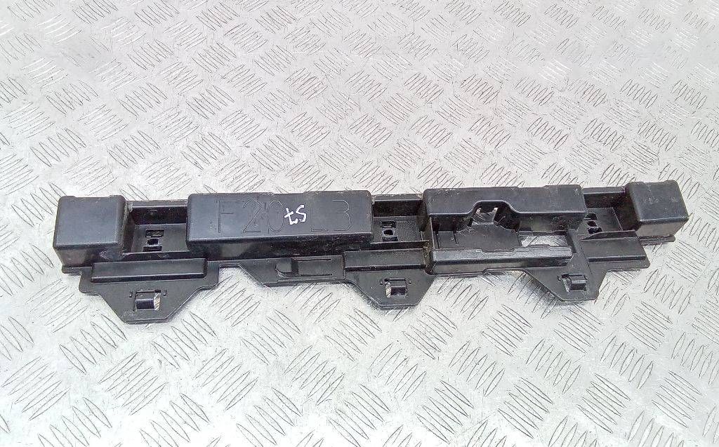 Кронштейн крепления порога BMW 1 серия F20/F21 2011, 51777240915
