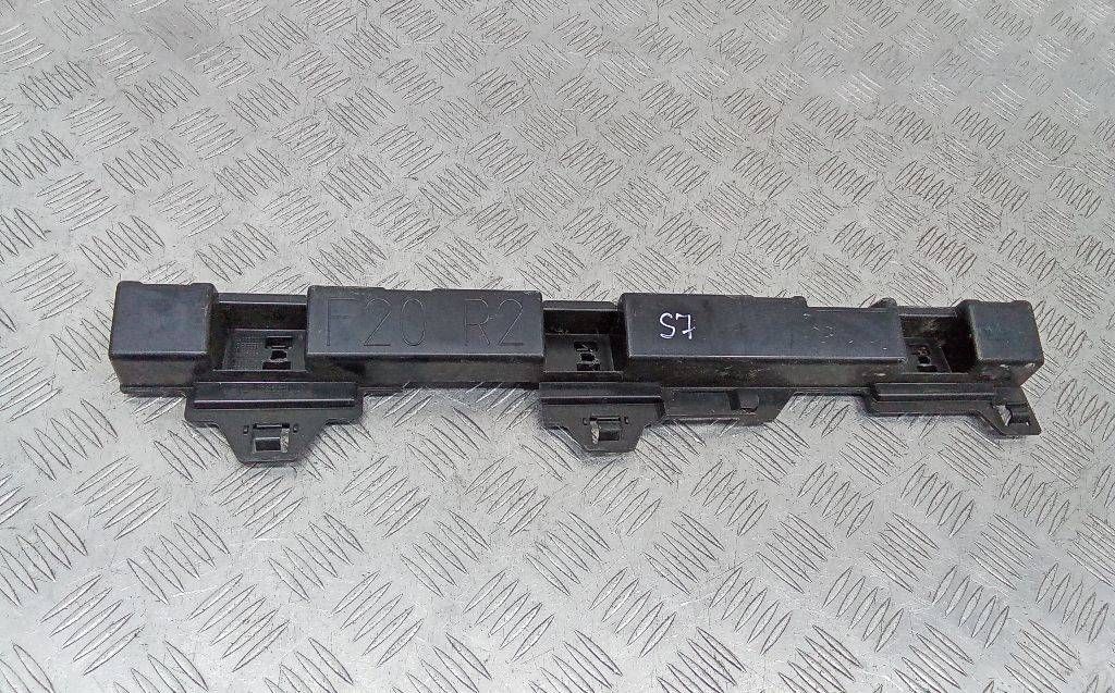 Кронштейн крепления порога BMW 1 серия F20/F21 2011, 51777240914