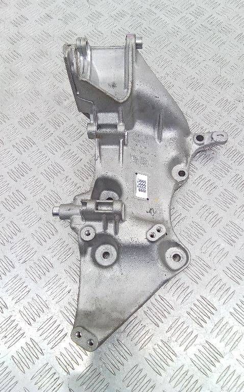 кронштейн генератора Renault Duster 2 поколение 2022, 2.0 л., бензин, МКПП, 8201033565