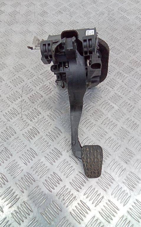 педаль сцепления Ford Fiesta 6 поколение [рестайлинг] 2015, AY11-7B633-BE