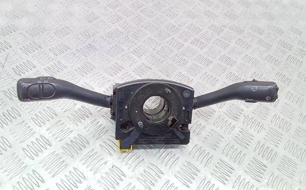 переключатель подрулевой (стрекоза) Skoda Superb 1 поколение 2006, 4B0953503
