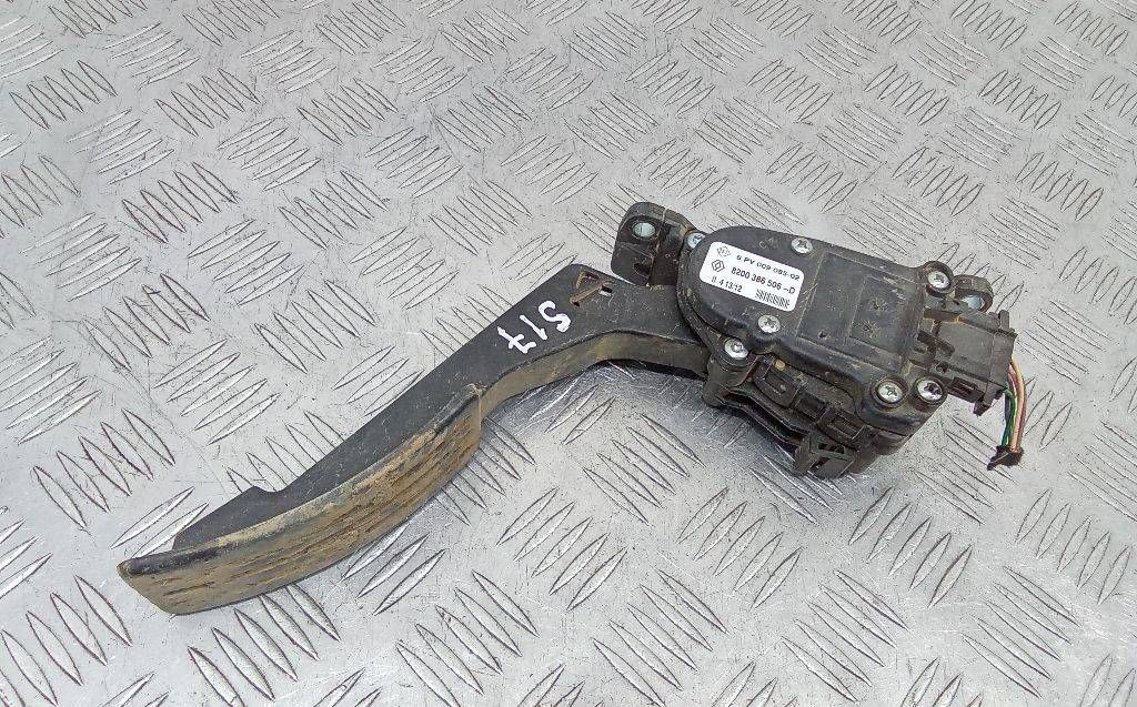педаль Renault Duster 1 поколение 2012, 1.5 л., дизель, 8200386506