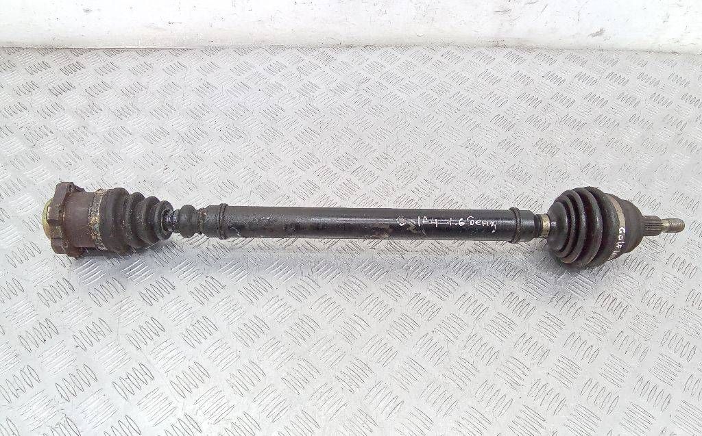 полуось передняя правая (приводной вал, ШРУС) Volkswagen Golf 4 поколение 2004, 1.6 л., бензин