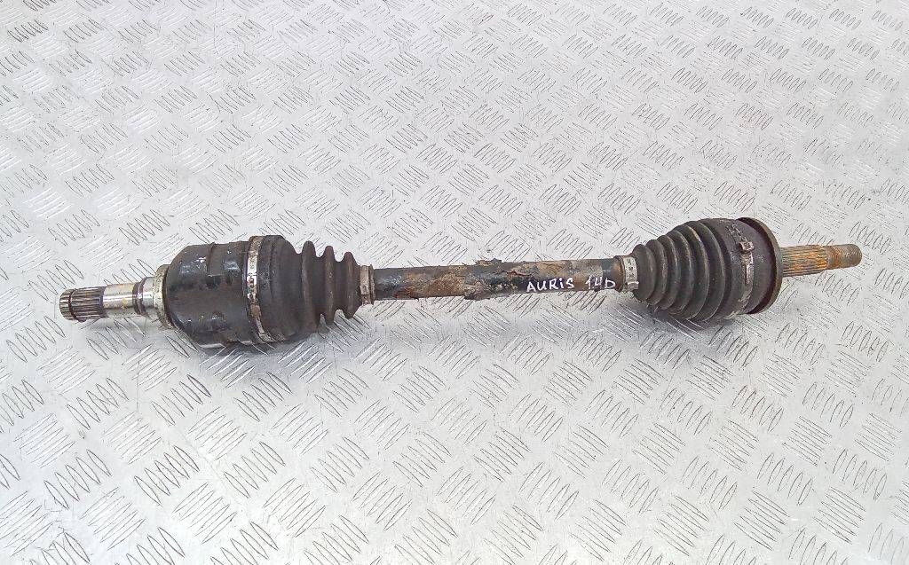 полуось передняя левая (приводной вал, ШРУС) Toyota Auris 1 поколение 2009, 1.4 л., дизель