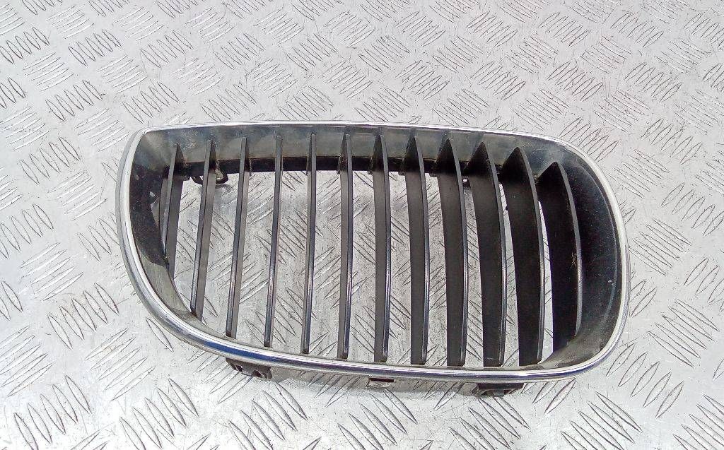 решетка радиатора BMW 1 серия E81/E82/E87/E88 2005, 1.9 л., дизель, МКПП, 71286149