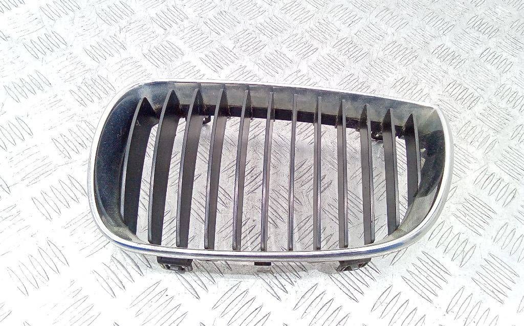 решетка радиатора BMW 1 серия E81/E82/E87/E88 2005, 1.9 л., дизель, МКПП, 71286139
