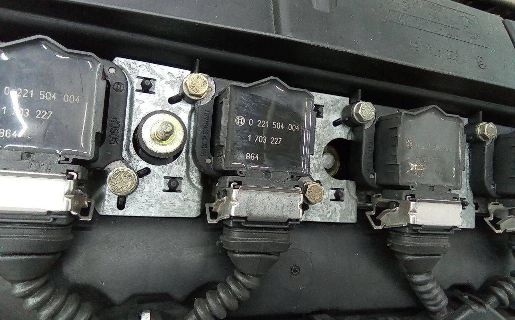катушка зажигания BMW 3 серия E46 1999, 2.0 л., бензин, МКПП, 0221504004