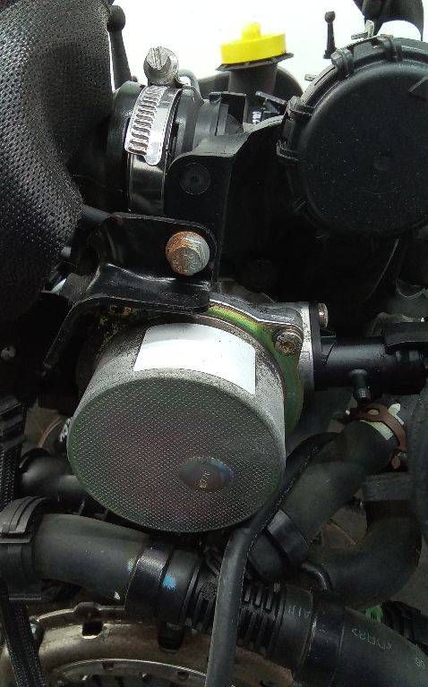 насос вакуумный Renault Clio 2 поколение [2-й рестайлинг] 2007, 1.5 л., дизель, МКПП