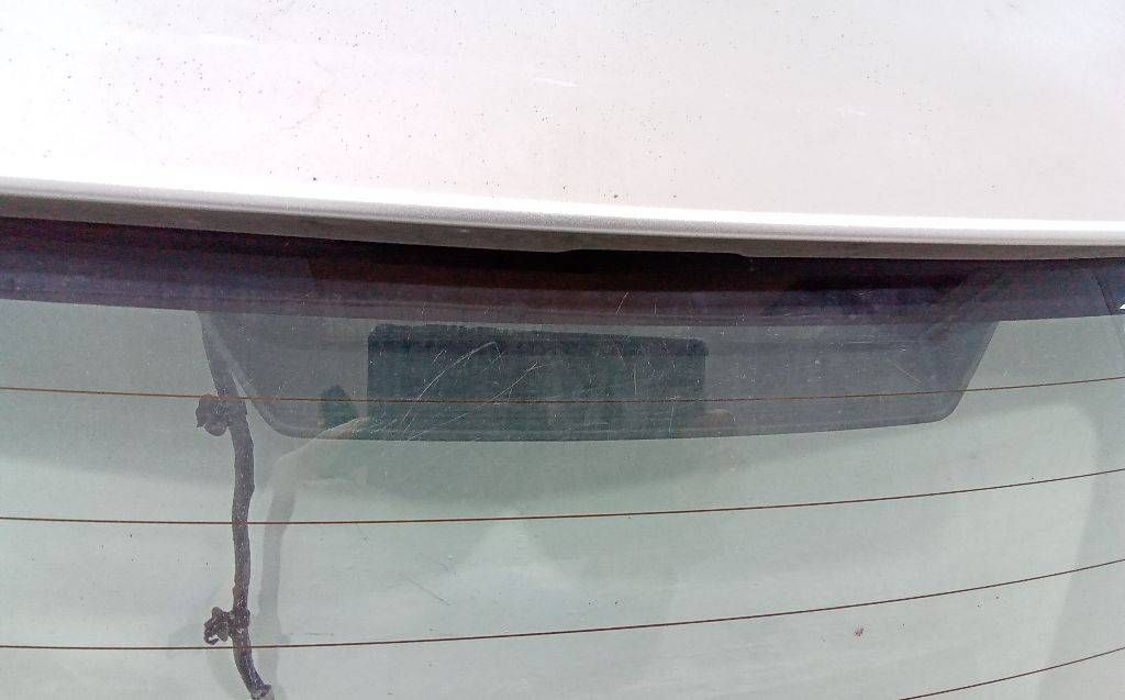 дополнительный стоп-сигнал Toyota Auris 1 поколение 2007