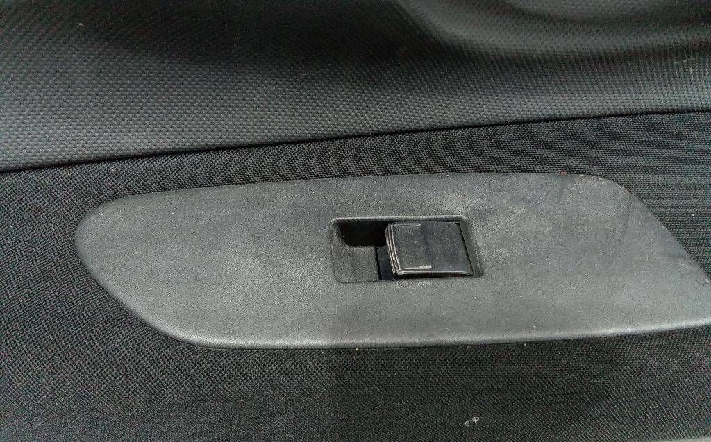 кнопка стеклоподъемника двери Toyota Auris 1 поколение 2007