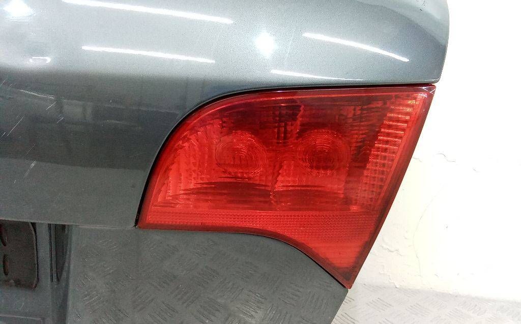 фонарь крышки багажника правый Audi A4 B7 2006, универсал