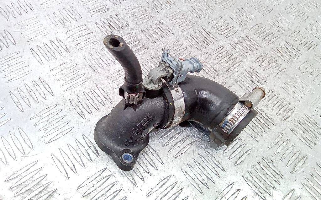 патрубок интеркулера Renault Megane 3 поколение 2010, 1.5 л., дизель, МКПП, 8200715610