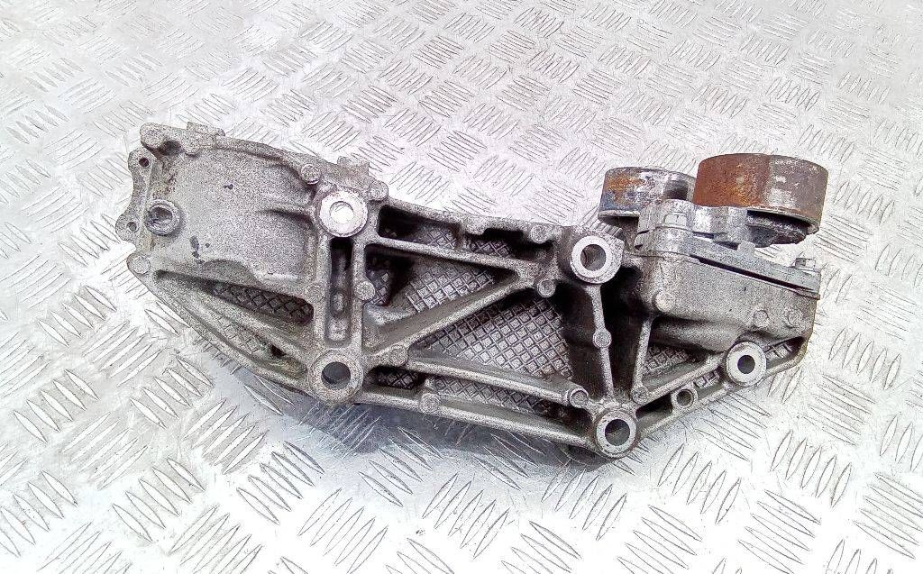 кронштейн генератора Renault Master 3 поколение 2012, 2.3 л., дизель, 8200881264