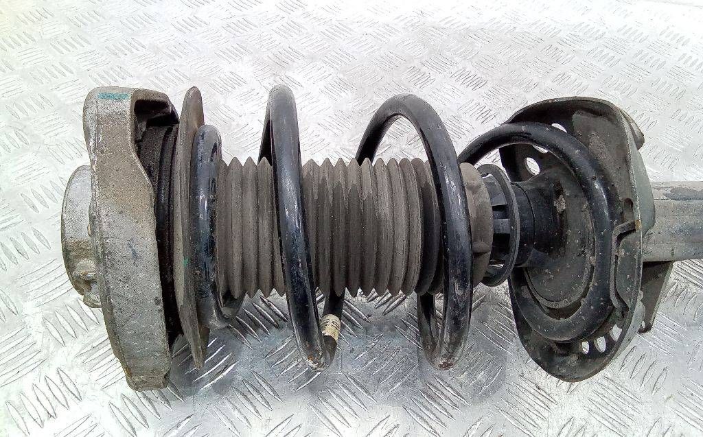 пружина передняя Mercedes-Benz A-Класс W176 2013, 2.0 л., бензин, АКПП