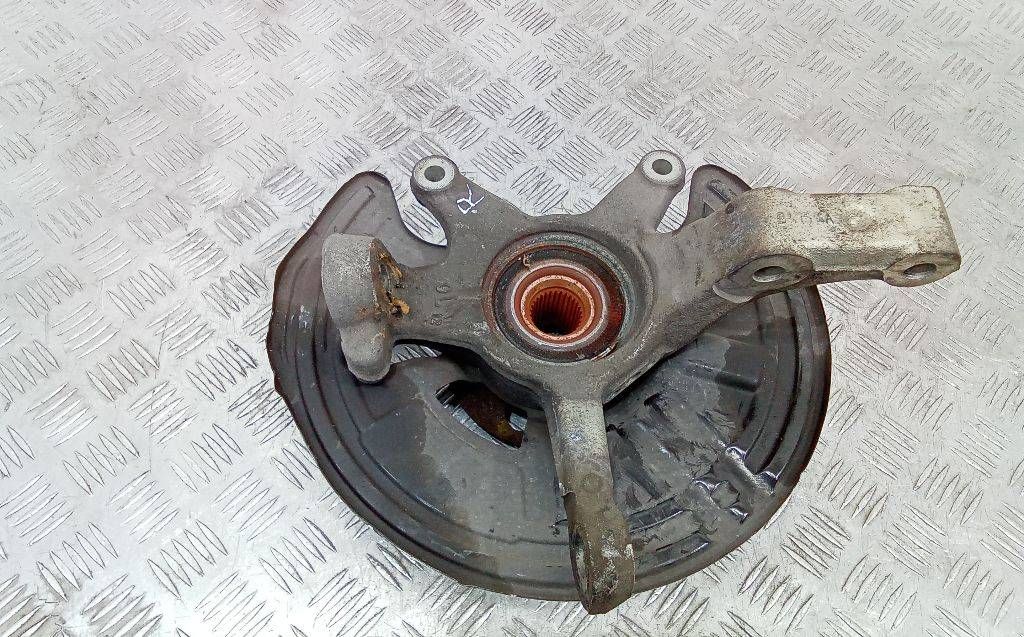 кулак поворотный правый Mercedes-Benz A-Класс W176 2013, 2.0 л., бензин, АКПП
