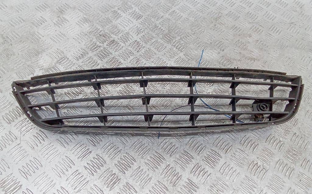 заглушка (решетка) в бампер Opel Corsa D 2008, 475498858
