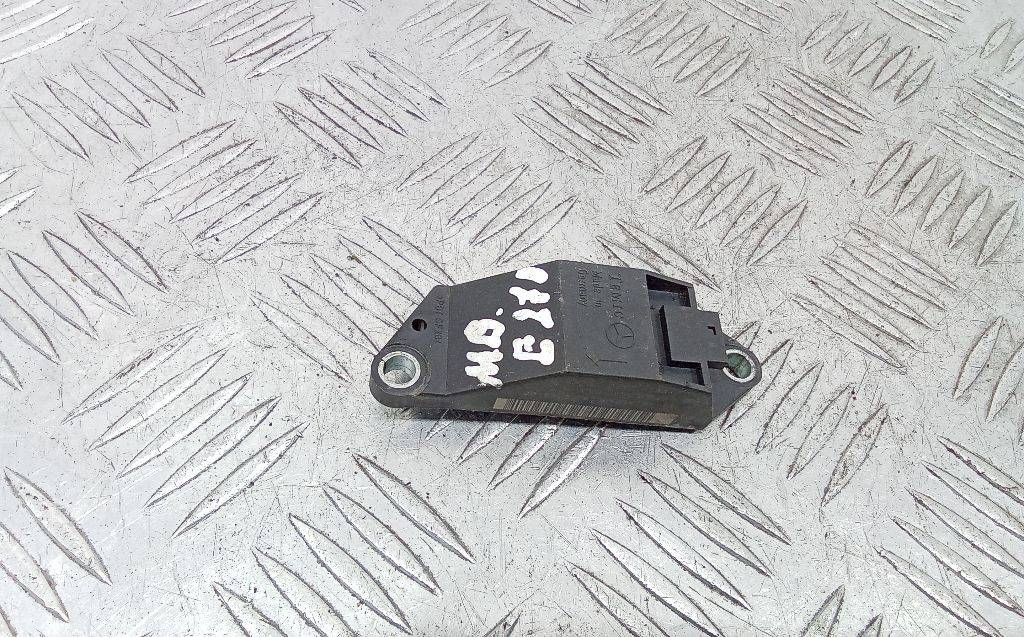 датчик удара Mercedes-Benz E-Класс W211/S211 2005, A0018209326