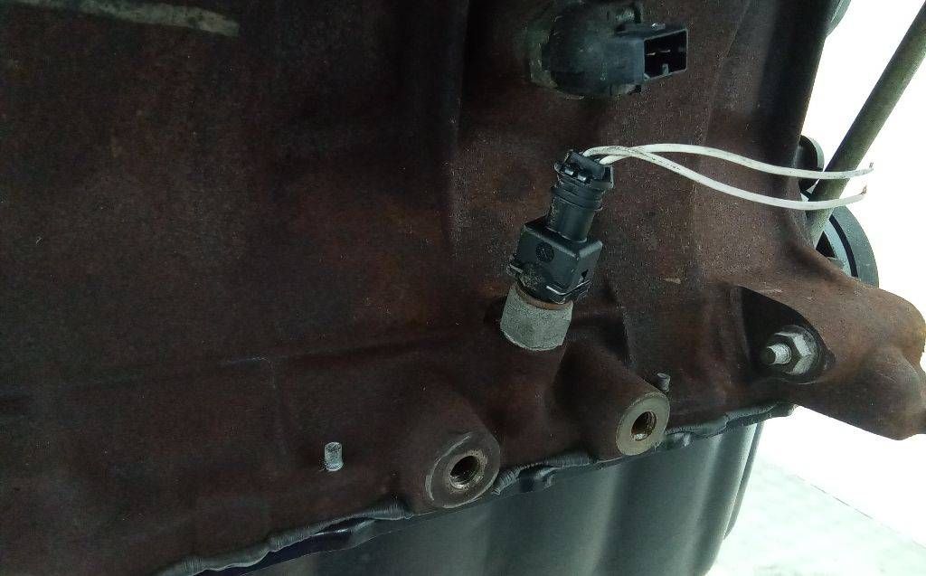 датчик уровня масла Renault Clio 2 поколение 1999, 1.4 л., бензин, МКПП