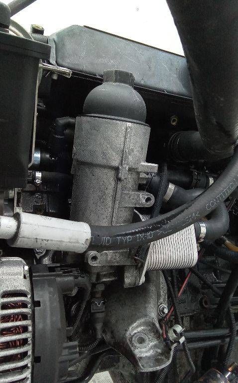 корпус масляного фильтра BMW 5 серия E60/E61 2007, 3.0 л., дизель, АКПП