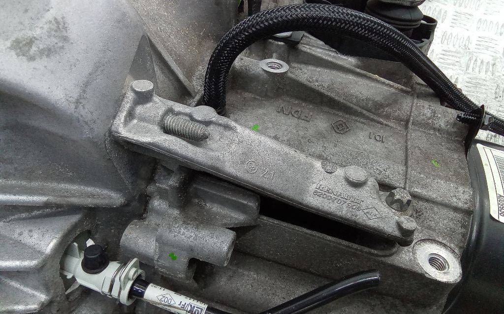 кронштейн КПП Renault Clio 3 поколение [рестайлинг] 2012, 1.5 л., дизель, МКПП, 8200707909