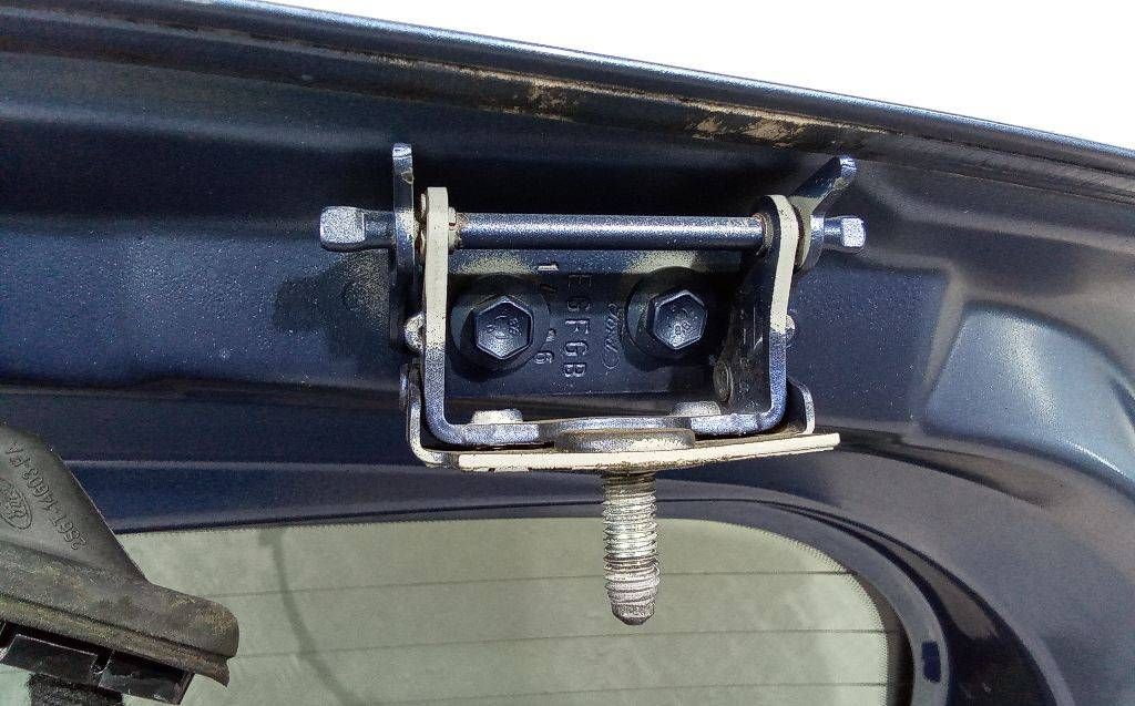 петля крышки багажника Ford Fusion 1 поколение [рестайлинг] 2006, EGFGB14-06