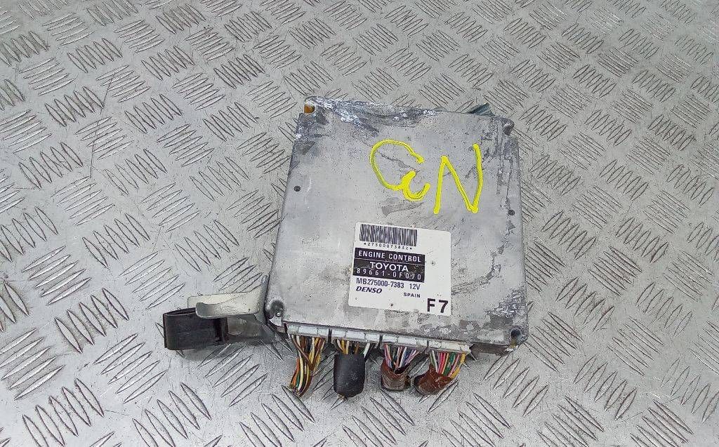 блок управления двигателем Toyota Corolla Verso 2 поколение AR10 2007, 1.6 л., бензин, 89661-0F070