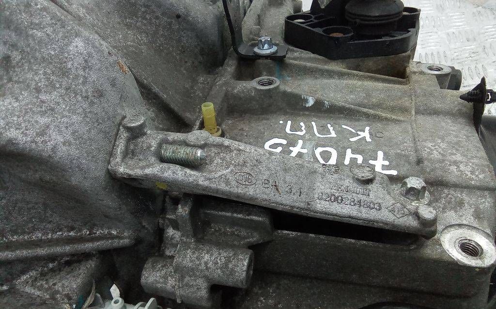 кронштейн КПП Renault Clio 3 поколение 2008, 1.6 л., бензин, МКПП, 8200284803