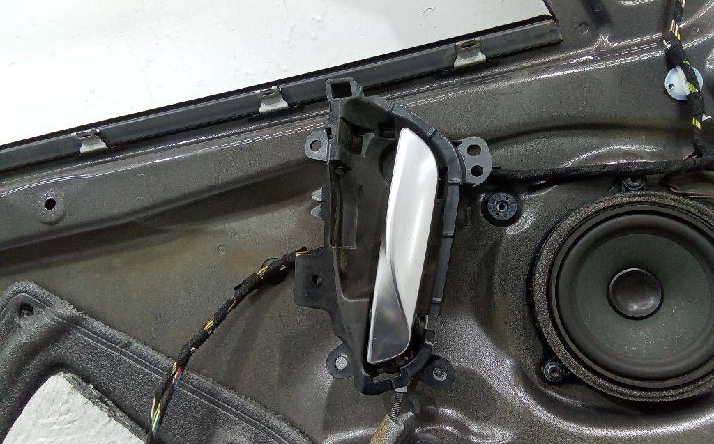 ручка внутренняя передняя левая BMW 1 серия F20/F21 2013