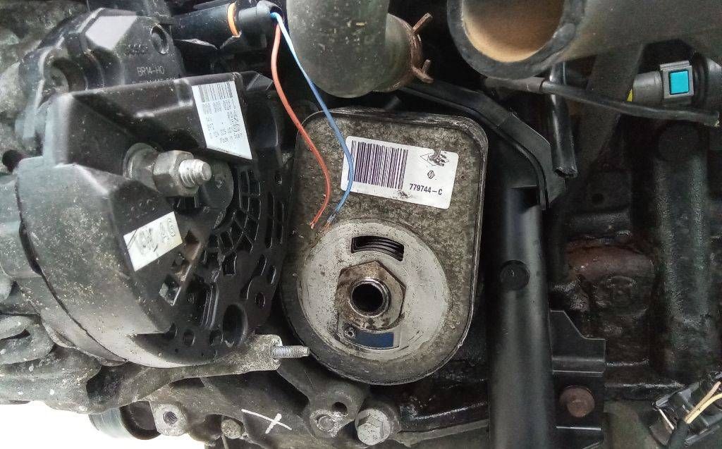 теплообменник масляного фильтра Renault Clio 3 поколение [рестайлинг] 2012, 1.5 л., дизель, МКПП, 779744