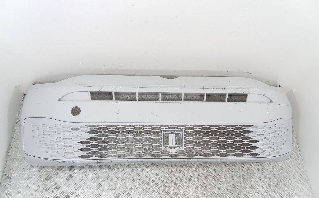 бампер передний Volkswagen Caddy 4 поколение 2020, 2K7807221