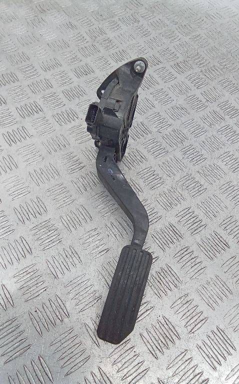 педаль Land Rover Discovery Sport 1 поколение 2017, FK72-9F836-DB