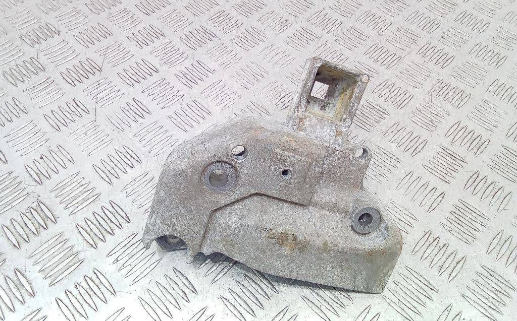 кронштейн двигателя Renault Scenic 1 поколение [рестайлинг] 2002, 8200196206