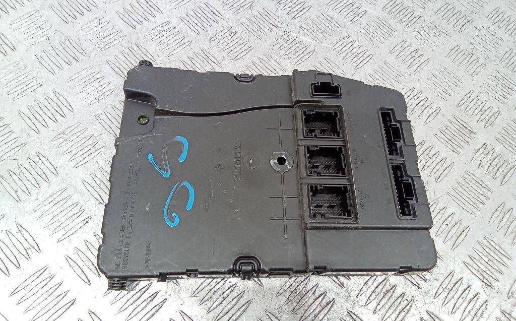 блок комфорта Renault Scenic 2 поколение 2006, 8200780021