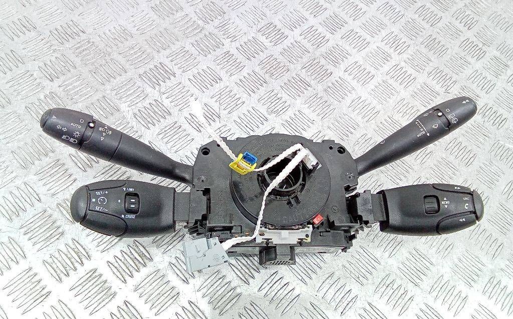 переключатель подрулевой (стрекоза) Peugeot 308 1 поколение [рестайлинг] 2012, 1.6 л., дизель, 98016685XT