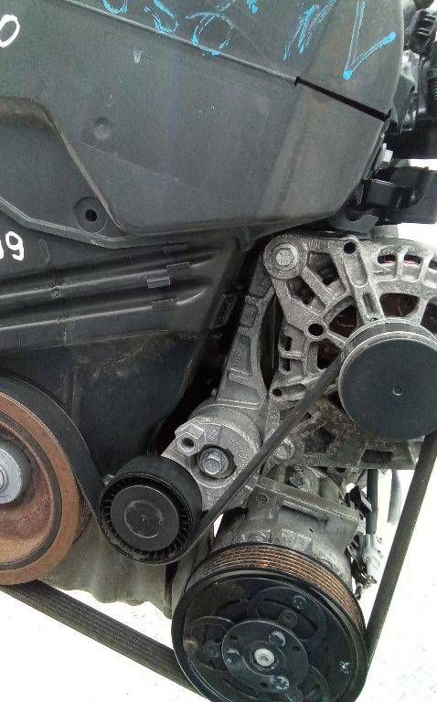 кронштейн генератора Renault Clio 4 поколение 2015, 1.5 л., дизель, МКПП, 8200669494