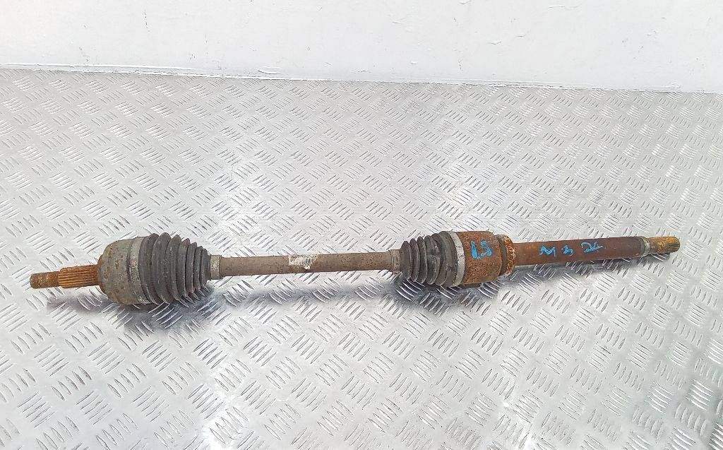 полуось передняя правая (приводной вал, ШРУС) Renault Megane 3 поколение 2010, 1.5 л., дизель, 391006777R