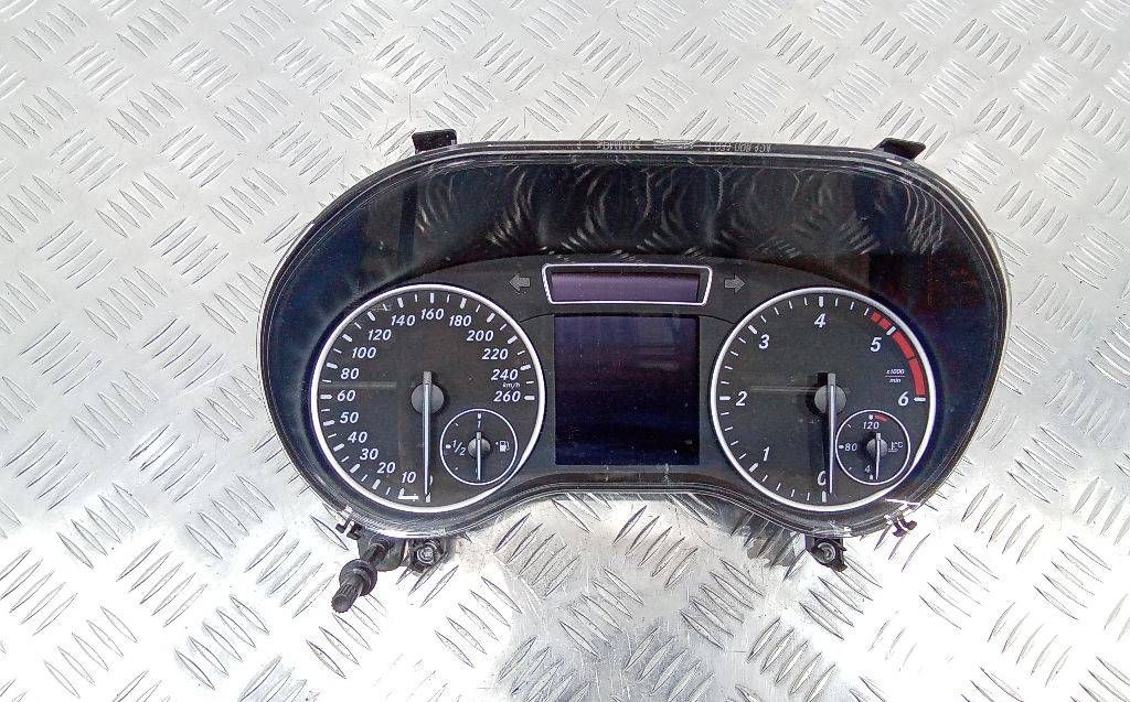 щиток приборов (приборная панель) Mercedes-Benz A-Класс W176 2015, A1769002503