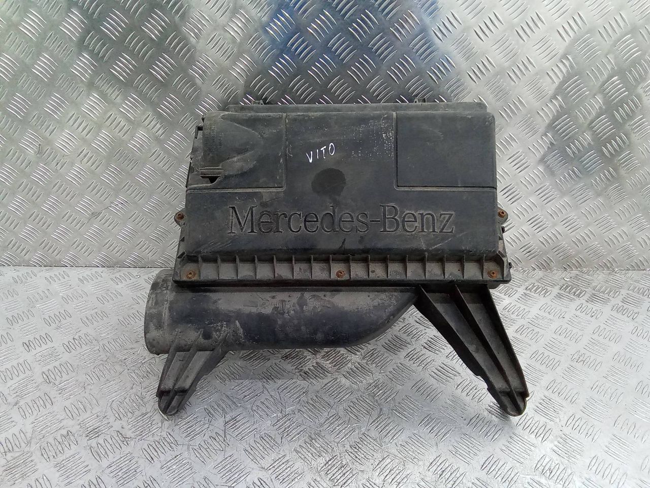 корпус воздушного фильтра Mercedes-Benz Vito W639 2006, A6395281306