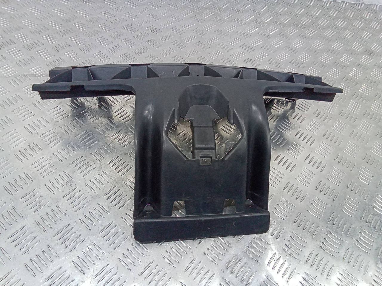 крепление бампера Renault Megane 2 поколение 2005, 8200113652