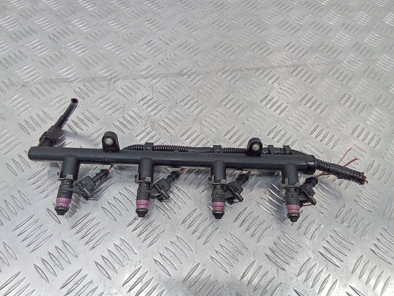 топливная рампа Renault Modus 1 поколение 2005, 1.6 л., бензин, 8200135504
