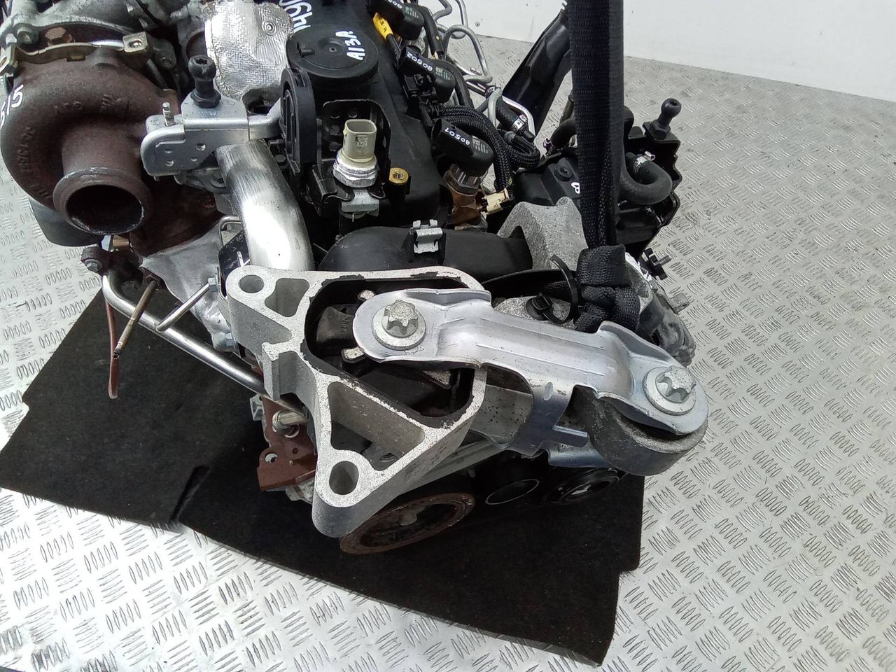 кронштейн двигателя Mercedes-Benz A-Класс W176 2015, 1.5 л., дизель, МКПП, A2462401309
