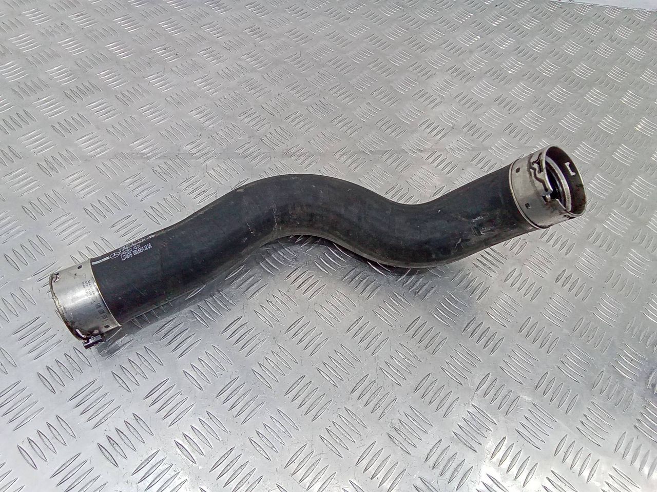 патрубок интеркулера Mercedes-Benz A-Класс W176 2015, 1.5 л., дизель, МКПП, A2465281282