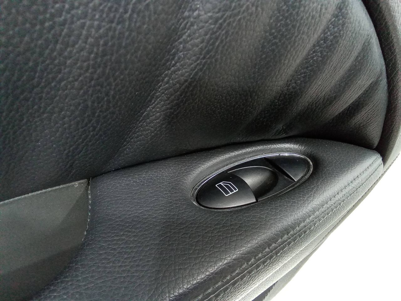 кнопка стеклоподъемника двери задней левой Mercedes-Benz E-Класс W211/S211 2005, седан