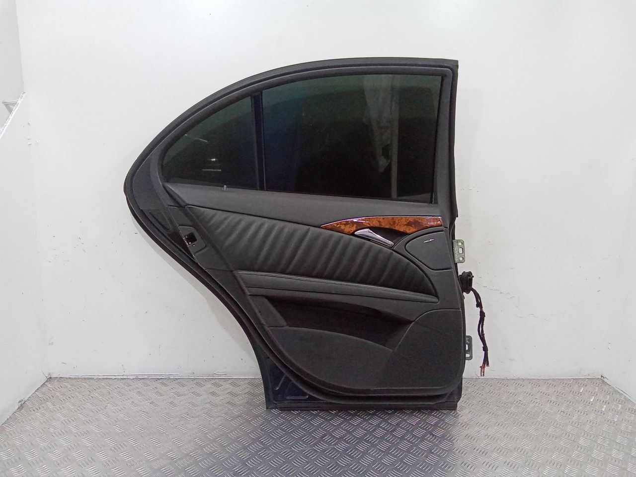 моторчик стеклоподъемника задний левый Mercedes-Benz E-Класс W211/S211 2005, седан, A2118202942